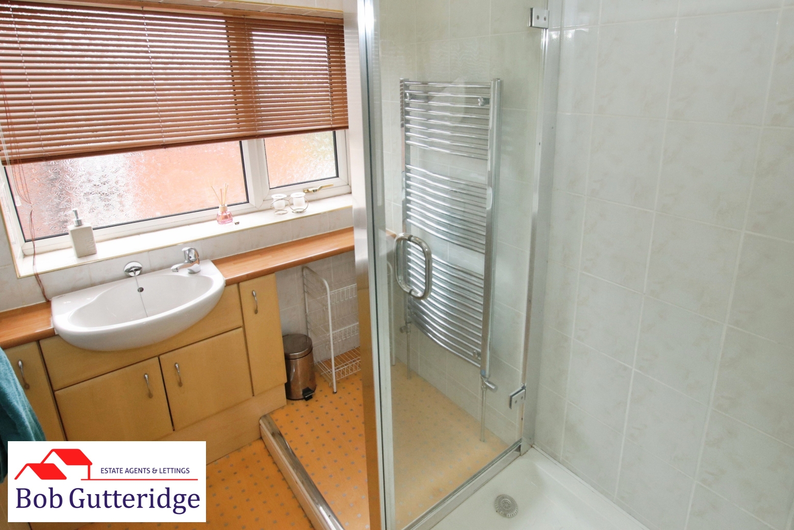 FIRST FLOOR SHOWER ROOM